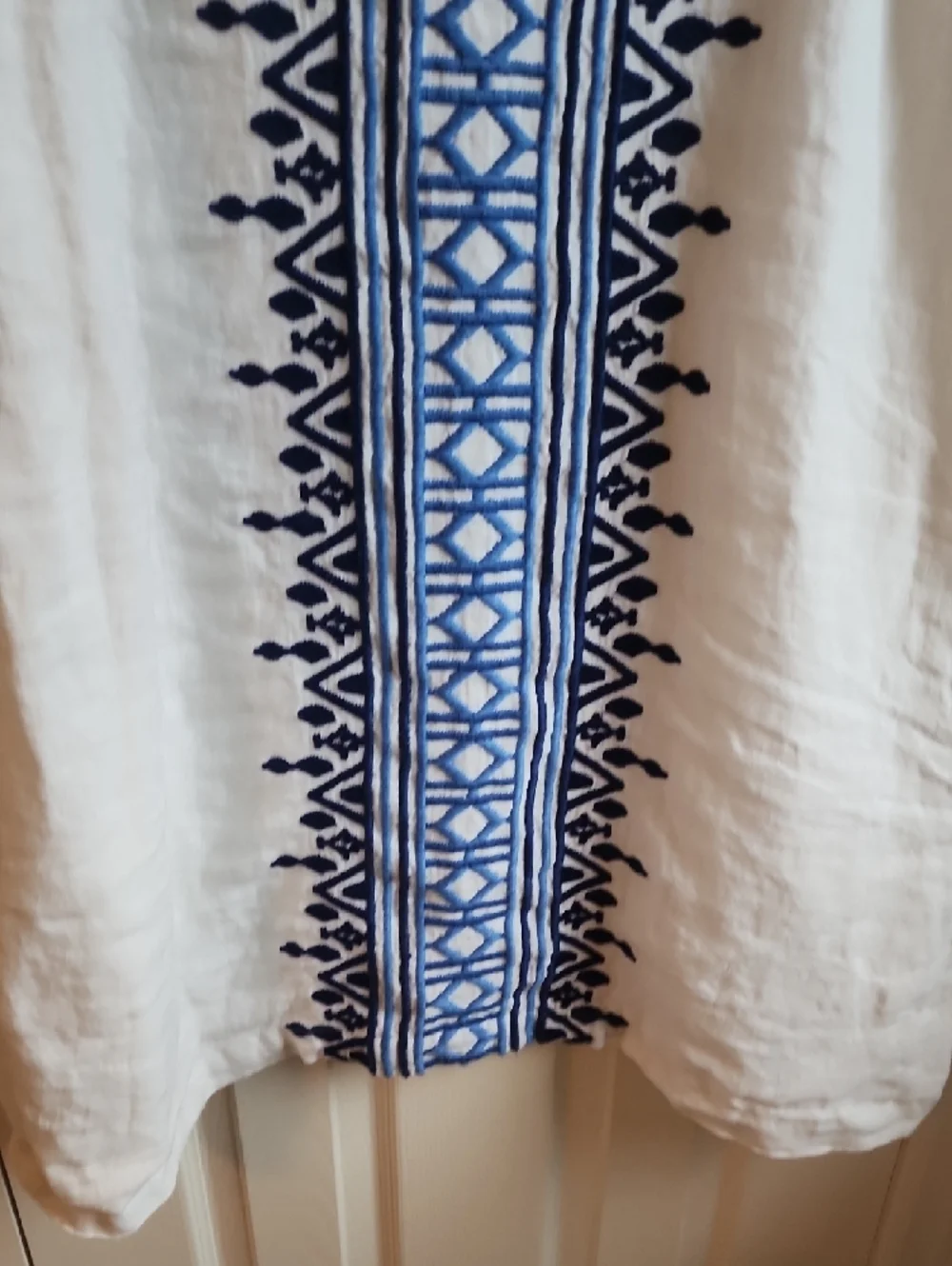 Tommy Bahama White Sleeveless Shift Dress with Blue Embroidered Panel XL - Picture 3 of 10